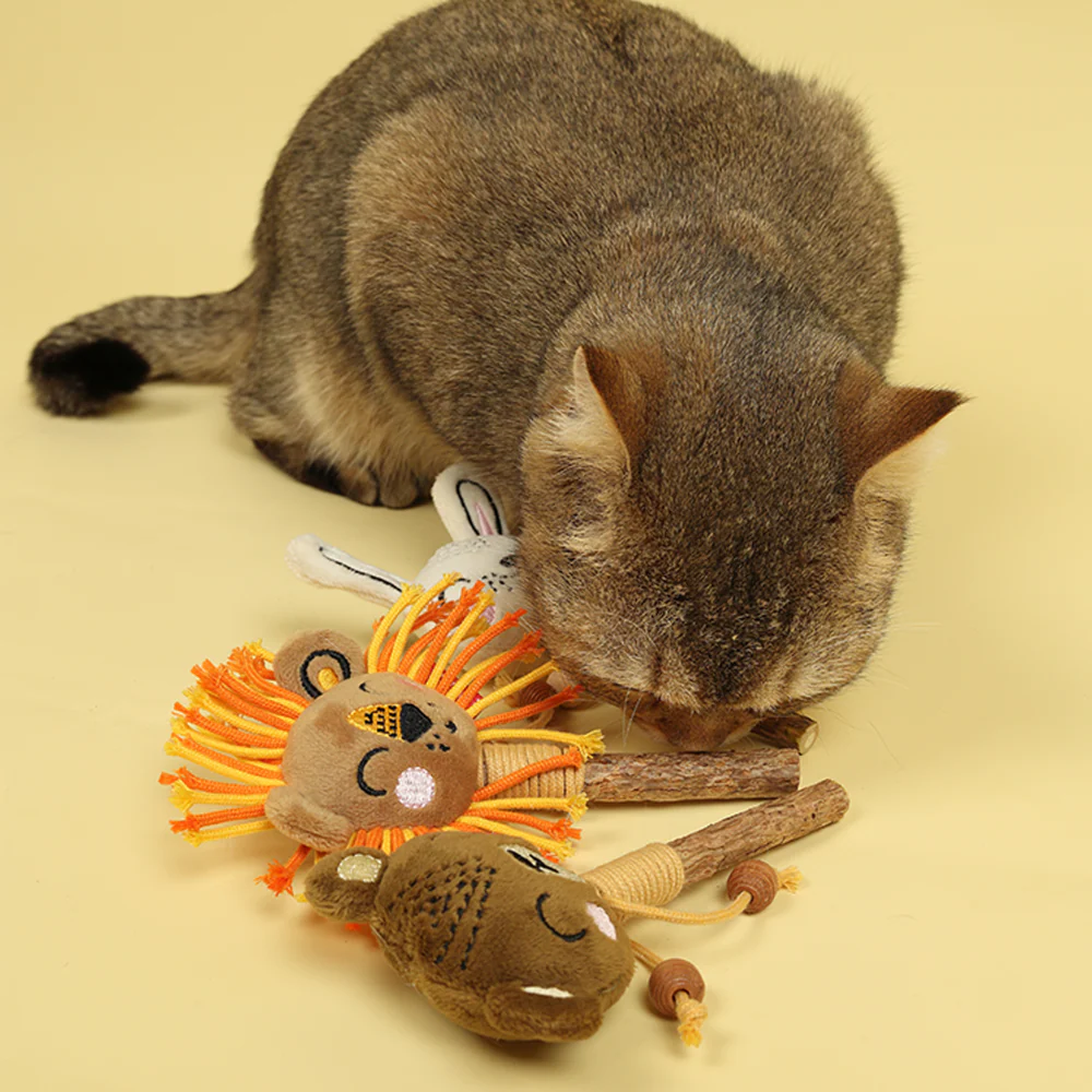 GiGwi Catch and Scratch Eco Line Lion Toy for Cats - Image 10