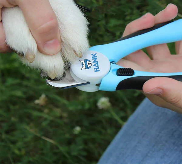 Hank Nail Clipper with Ultra Bright LED Light for Pets - Image 6