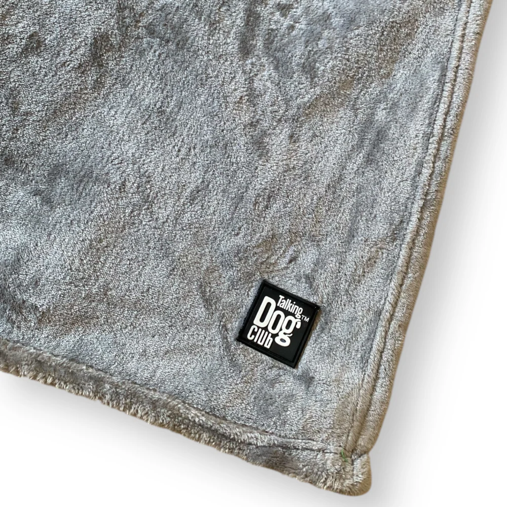 Talking Dog Club Fleece Blanket For Dogs (Silver Grey) - Image 3