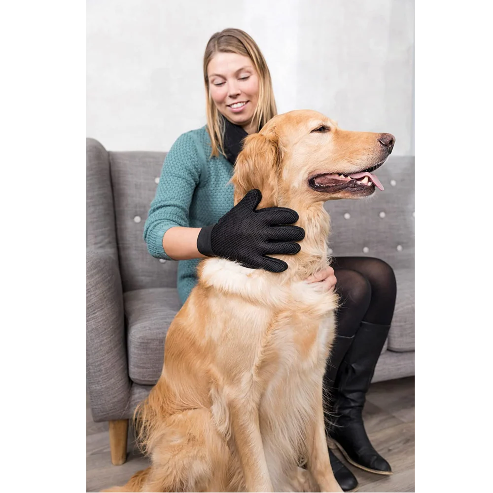 Trixie Fur Care Massage and Shine Gloves for Dogs and Cats (16x24cm) - Image 5